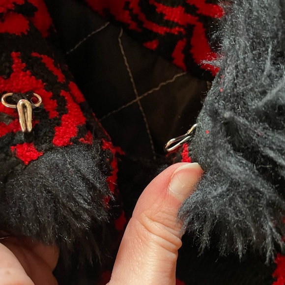 Vintage Tapestry Coat Red & Black Tapestry Faux Fur Trim Valentine’s Day! - Picture 5 of 9